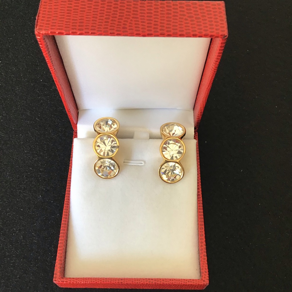 Vintage S.A.L Rhinestone Clip On Earring.